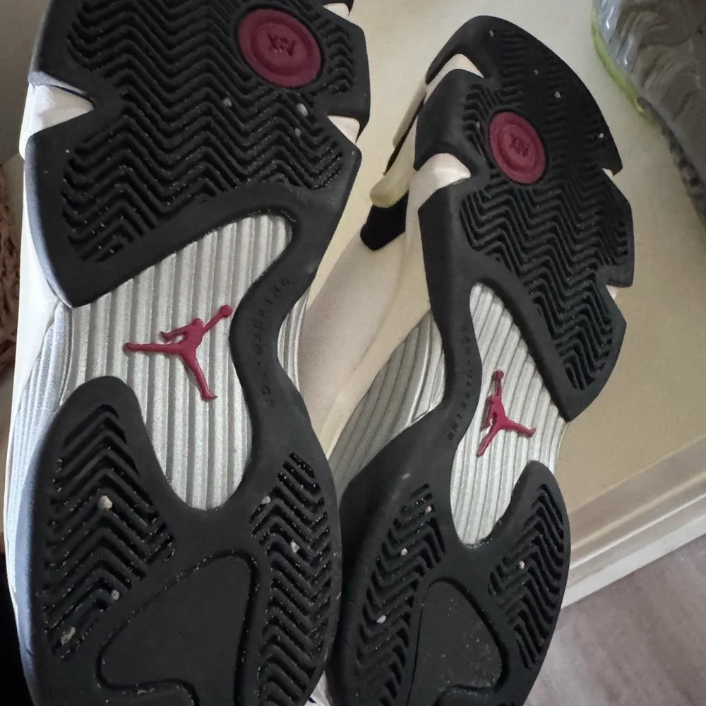 Jordan retro 14 size 4Y